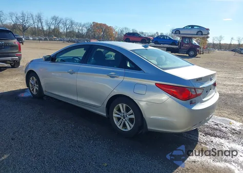 2013 Hyundai Sonata Gls z USA, uszkodzony, nr VIN 5NPEB4AC8DH592160